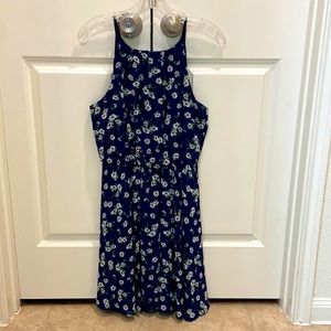 Francesca’s pretty, navy with white daisies, strappy dress. Never been worn. NWT